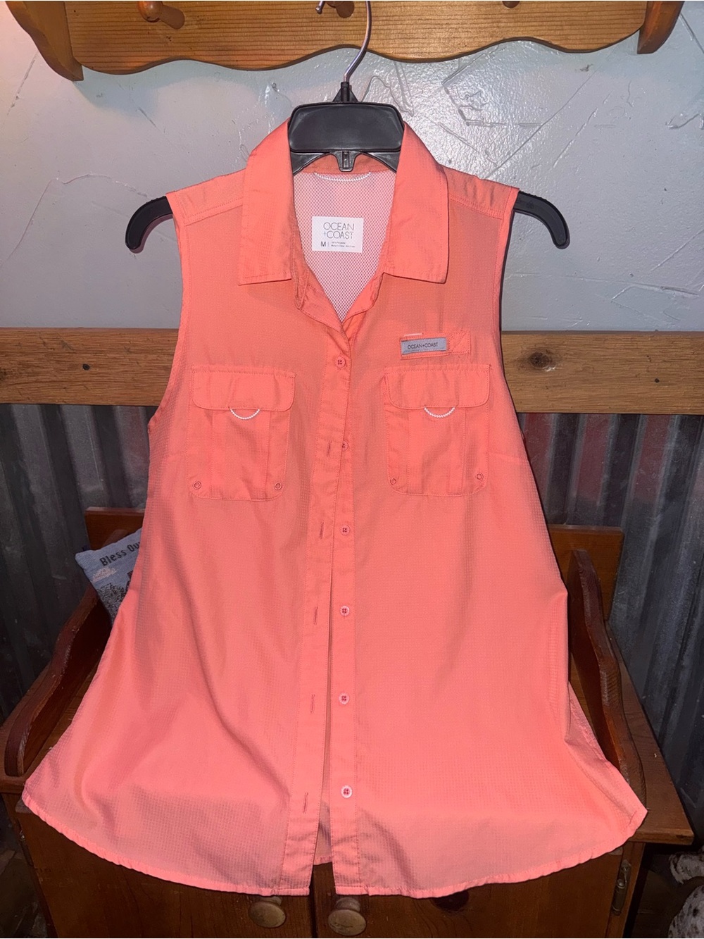 Ocean + Coast Women’s Medium Coral Sleeveless Fishing Shirt Button Up Outdoor